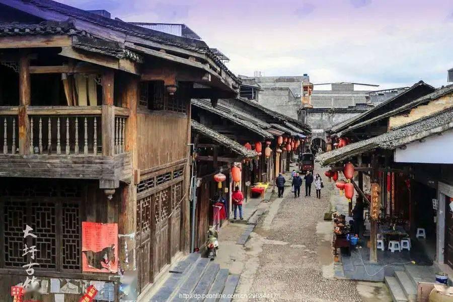 以“四下基层”为刃 将“人民至上”镌刻在“为民服务”中